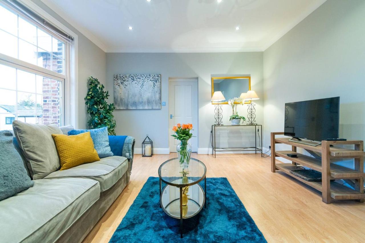 Modern Living 2 Bedroom Apartment South Wilmslow Exterior foto