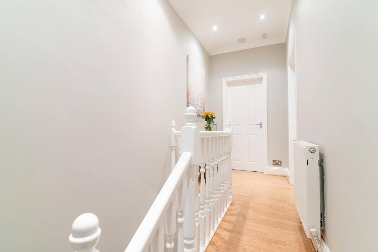 Modern Living 2 Bedroom Apartment South Wilmslow Exterior foto